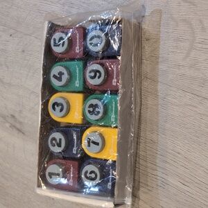 Hole punch numbers 0-9